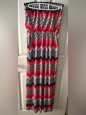 Trixxi Strapless Chevron Maxi Dress in Red, Black and White